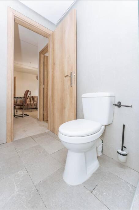 Chic Apartment Near Acropolis เอเธนส์ ภายนอก รูปภาพ