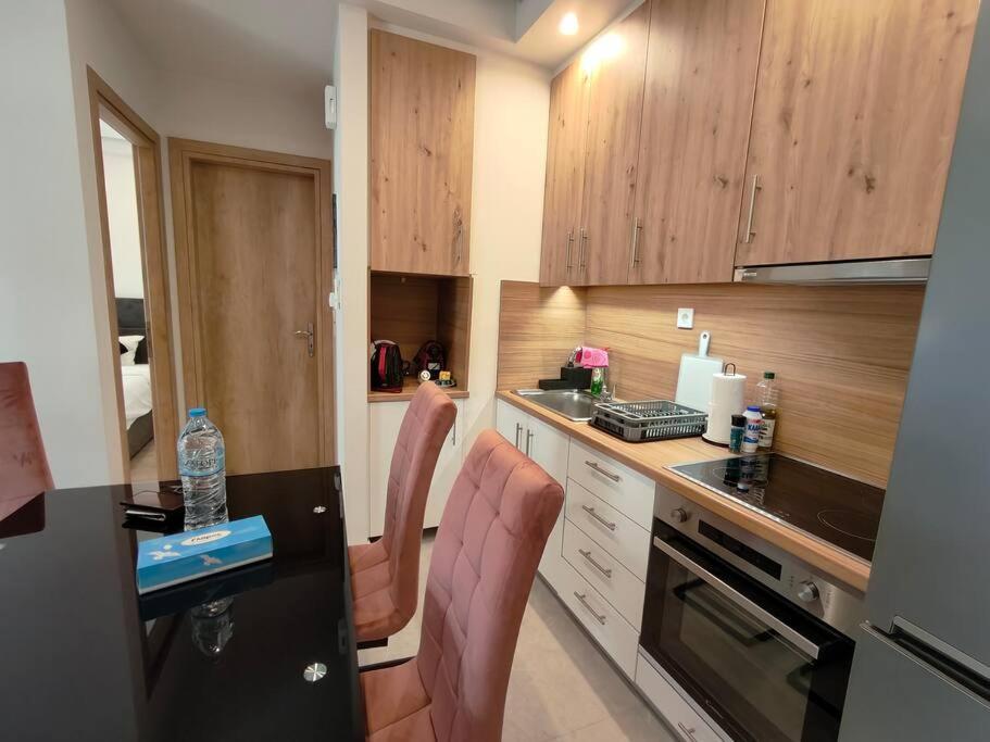 Chic Apartment Near Acropolis เอเธนส์ ภายนอก รูปภาพ